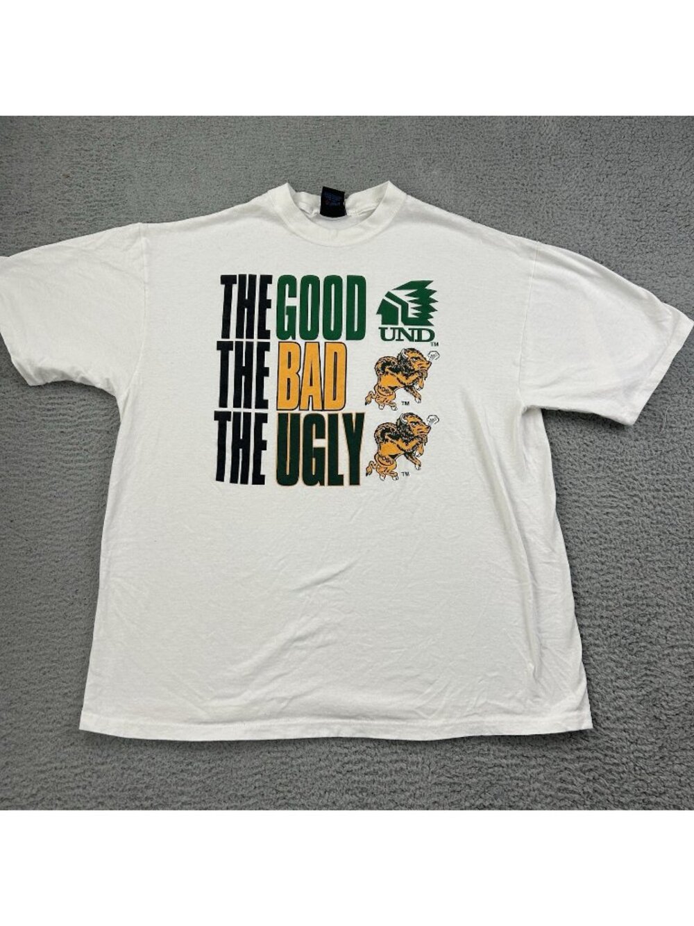 North Dakota Fighting Sioux Shirt UND Hockey Size XL NDSU